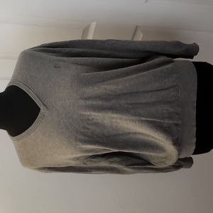 B11_ Mens XL L/S Gray Polo sweater